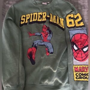 boys Small spider-man crew neck worn a couple times